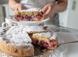 Najjednostavniji KOLAČ SA ŠLJIVAMA: Recept koji uspeva svima, a svaki sočni zalogaj topi se u ustima