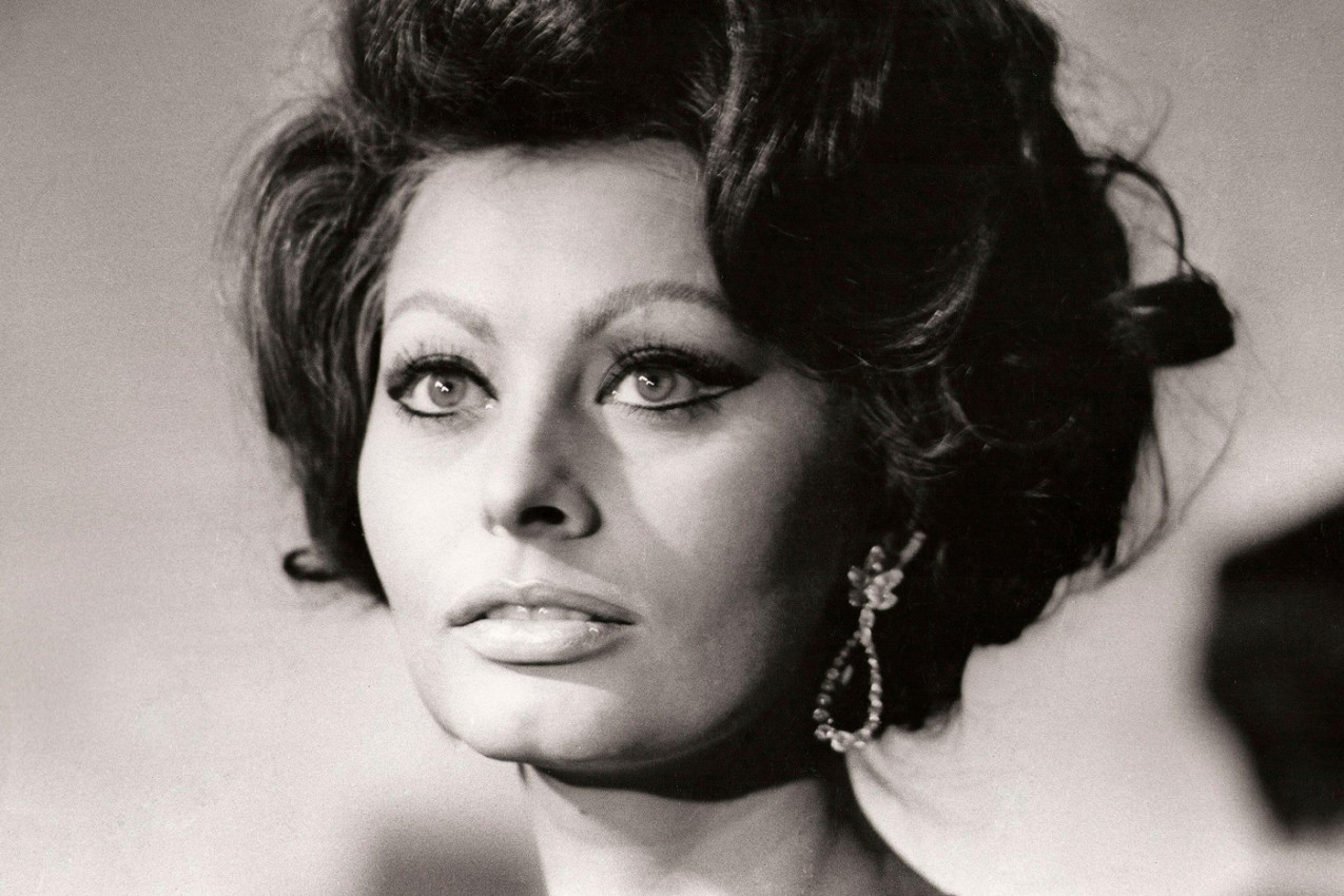 SOFIJA LOREN puni 92 godine: Holivudska diva živela je LJUBAVNU PRIČU kao iz filma - sa njim je provela više od pola veka (GALERIJA)