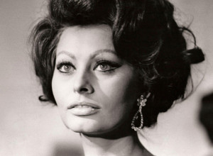 SOFIJA LOREN puni 92 godine: Holivudska diva živela je LJUBAVNU PRIČU kao iz filma - sa njim je provela više od pola veka (GALERIJA)