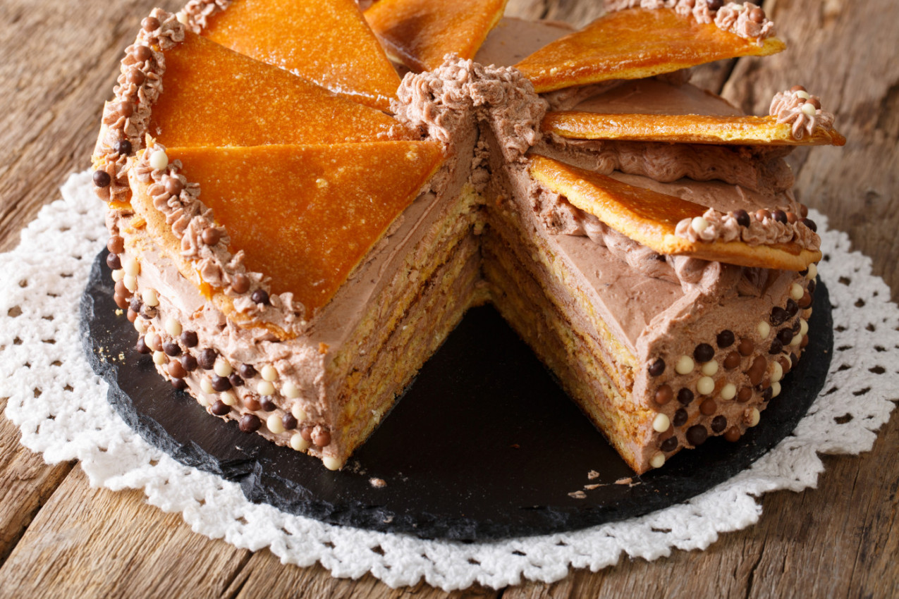 DOBOŠ TORTA KOJU SVI OBOŽAVAJU: Pravi tradicionalni recept za kraljicu svih poslastica!