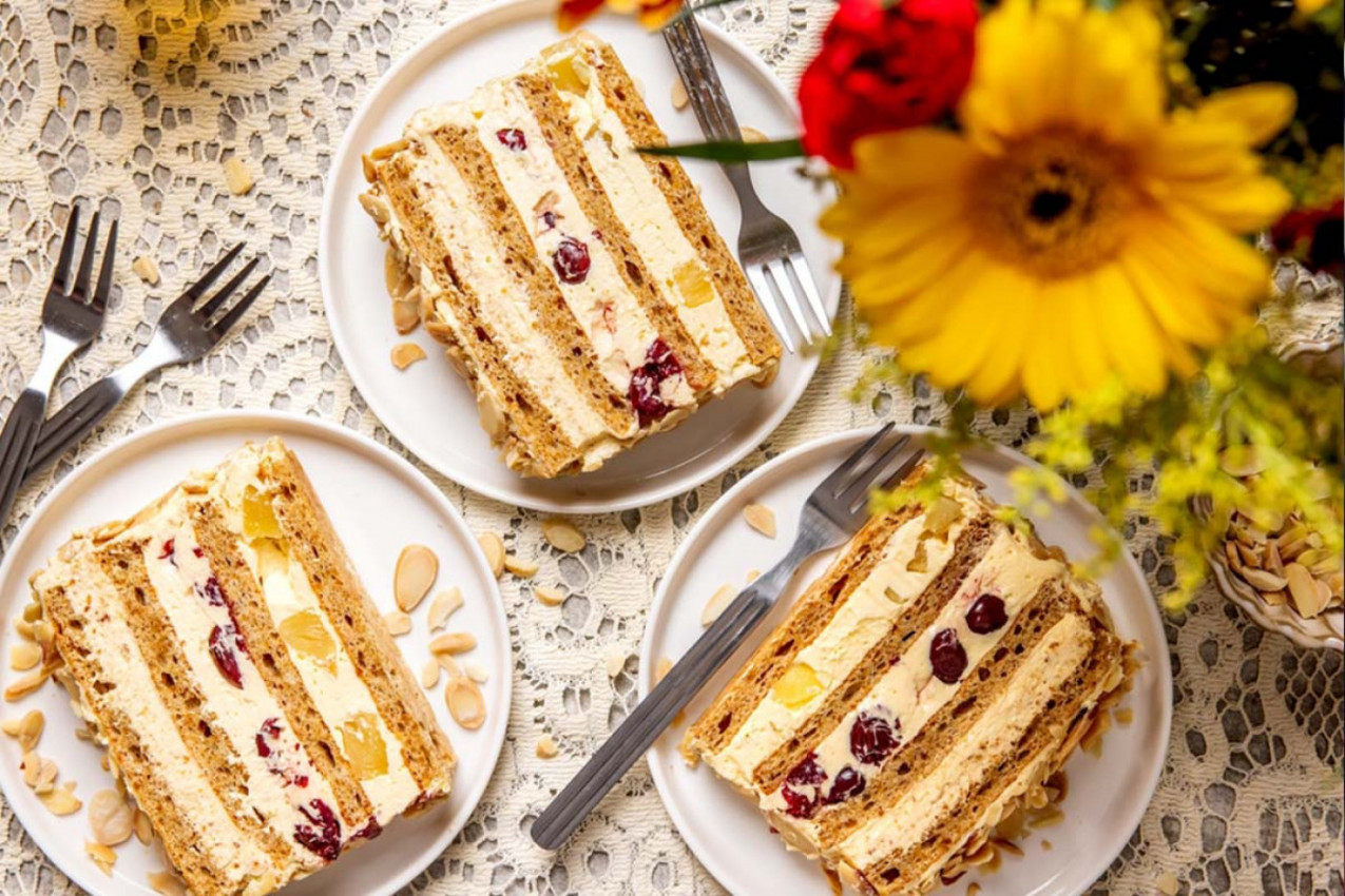 MOSKVA ŠNIT: Čuvena kremasta torta sa višnjama i ananasom koja osvaja sva čula
