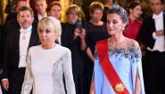 Brižit Makron i kraljica Leticija priredile MODNI DUEL u Madridu: Jedna u BOJI godine, druga u raskošnoj plavoj haljini najnežnije NIJANSE (GALERIJA)