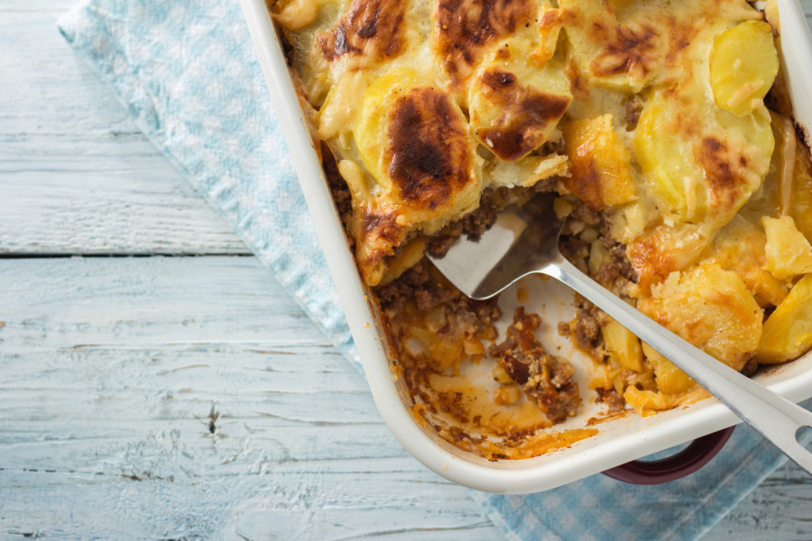 Domaćinska MUSAKA sa krompirom: Klasičan recept za omiljeno jelo koje svi vole - a uspeva iz prve!