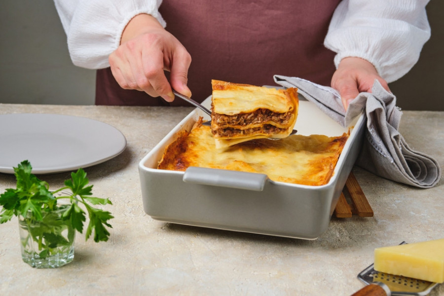 NAJBOLJE LAZANJE sa mesom i bešamelom: Sočne, bogate i zapečene, a RECEPT uspeva iz prve