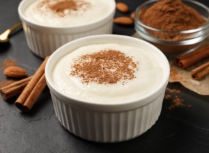 GRIZ sa mlekom KAO IZ DETINJSTVA: Kremast, mirisan i gotov za samo nekoliko minuta (RECEPT)