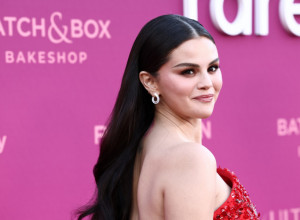 Modni trenutak o kom svi pričaju: SELENA GOMEZ u najvatrenijem i najglamuroznijem izdanju do sada