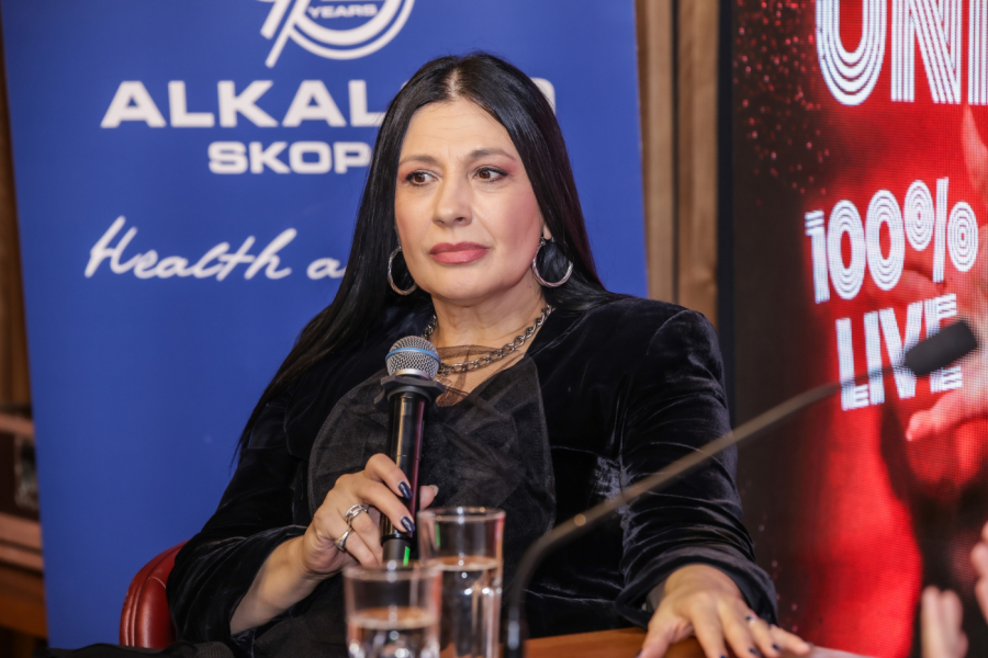 Kaliopi u Beogradu najavila akustični koncert "100% live" za novembar i predstavila spot za novu pesmu "Laž"