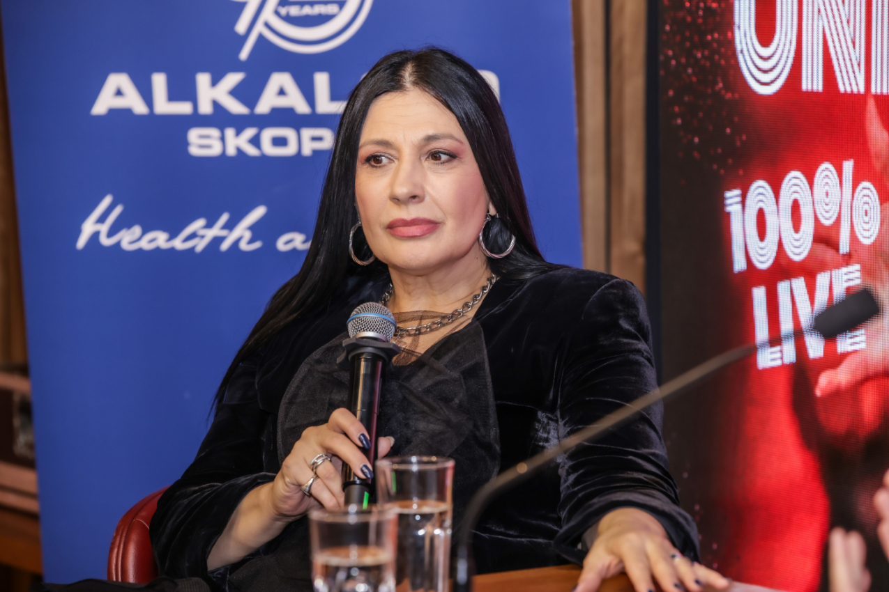 Kaliopi u Beogradu najavila akustični koncert "100% live" za novembar i predstavila spot za novu pesmu "Laž"