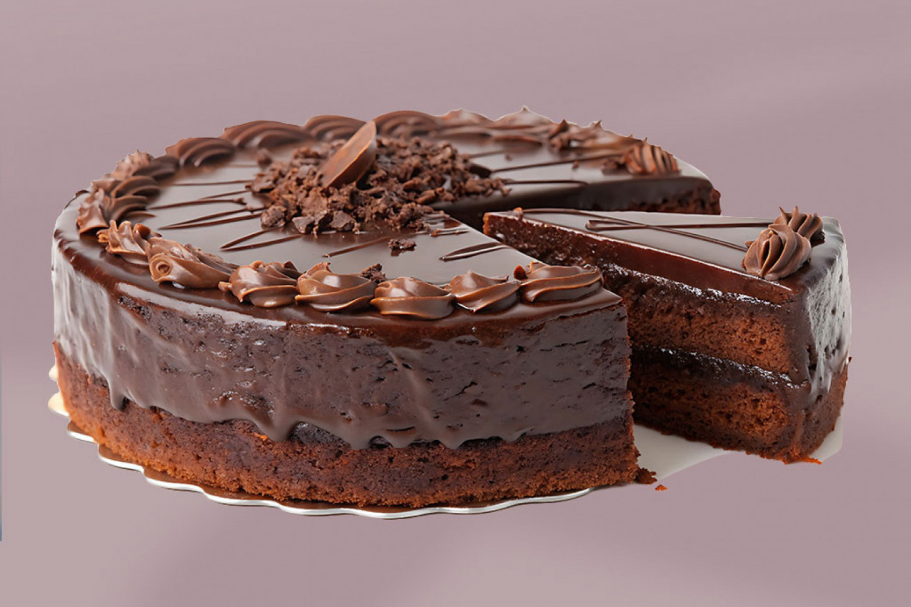 SAHER TORTA KAO IZ BEČA: Čokoladna poslastica kojoj je teško odoleti (RECEPT)