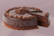 SAHER TORTA KAO IZ BEČA: Čokoladna poslastica kojoj je teško odoleti (RECEPT)